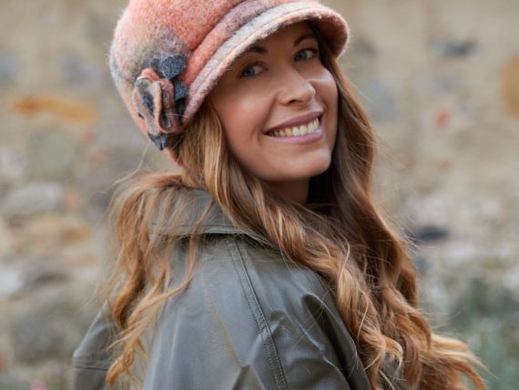 _0033_Ballonmütze Blumengarnitur